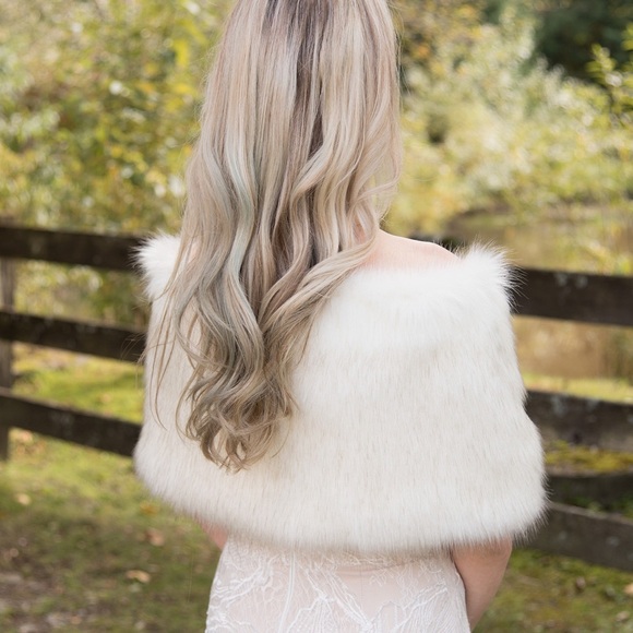 Faux Fur Bridal Shawl - Small Ivory with black tips - Picture 3 of 10